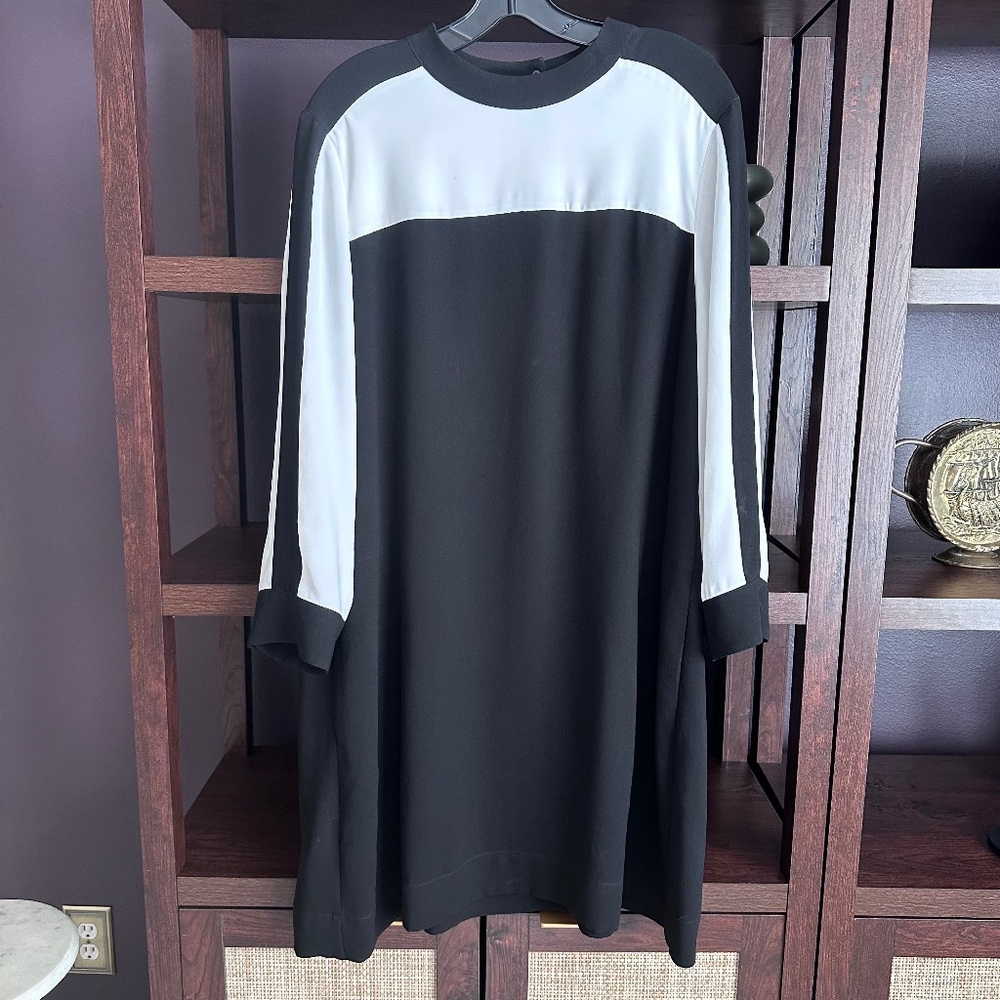 BCBGMaxAzria Black and White Swing Dress with Pockets Size Large